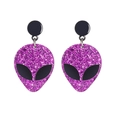Glitzernde lila Außerirdische Ohrringe mit schwarzen Augen für minimalistische Weltraummode - Lila Glitzer Alien