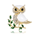 Prachtige gouden uil broche met wit emaille, kristallen ogen en fonkelende strass - Witte Uil (B071-A)