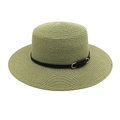 Détail d'un chapeau de paille vert olive avec ruban en cuir noir et boucle en métal argenté - M(56-58cm) / Vert Militaire