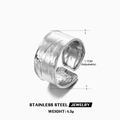 Verstellbarer breiter Ring aus Edelstahl mit Hammerschlag-Optik in Silber - Breites Offenes Band (ZN207) / Stahlfarbe