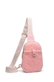 Detail der pinkfarbenen Sherpa-Umhängetasche mit geometrischem Gurt und goldener Hardware - Pfirsich