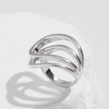 Anello moda argento con design a onde cave multistrato e finitura lucida a specchio - 04 Anello Argento a Tre Strati Ondulato (0822)