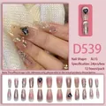 Faux ongles dégradé rose avec cœurs, perles et paillettes argentées, lot de 24 pièces - Style Sable Mouvant Argent Perle Strass Cœur Noir Rose Nude (D539) / 24 Pièces/Ensemble