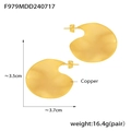 Détail de boucles d'oreilles en cuivre plaqué or 18 carats, dimensions 3,5x3,7 cm - F979-Disque Irrégulier (Grand) / Or