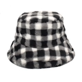 Dettaglio del cappello pescatore in ecopelliccia a scacchi bianchi e neri morbidi - M(56-58cm) / Grigio