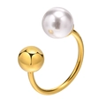 Anello aperto dorato regolabile con perla bianca circolare e sfera metallica lucida - Oro + Perla Bianca / Stile Perla Oro