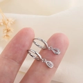 Elegante S925 zilveren oorringen met waterdruppel zirkoon hangers voor een luxe look - Zilver