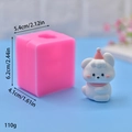 Dettaglio dello stampo in silicone rosa con orsetto 3D e dimensioni del prodotto - Orecchio Sinistro - Orso Bianco con Cappello Rosa