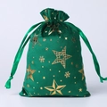 Bolsa de regalo de Navidad en terciopelo verde con estrellas y copos dorados - Estrella de Cinco Puntas Verde / 13*18