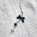 Colgante para móvil Y2K con lazo de resina negra y estrella plateada sobre encaje - Cadena de Teléfono de Lazo y Estrella
