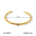 Dettaglio del bracciale placcato oro 18K con diametro interno 7,23cm e spessore 0,38cm - Oro (HC-B20026)