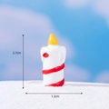 Mini figurine bougie de Noël à rayures rouges sur sable blanc, hauteur de 2,7 cm - 2822 Bougie de Noël / Rouge/Blanc