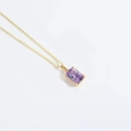 Elegante collana dorata con ciondolo rettangolare in zircone viola con montatura a griffe - Zirconia Viola