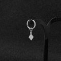Orecchino a cerchio in acciaio inossidabile argento con pendente a forma di rombo - Stile Piercing Argento (1 pezzo)