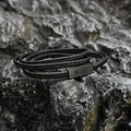 Bracciale vintage in pelle intrecciata nera da uomo con chiusura magnetica in metallo scuro - Stile B / Nero