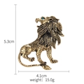 Golden lion head brooch with blue eyes, dimensions 5.3cm by 4.1cm and weight 15.0g - Gold Lion XD9185-1