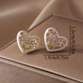 Süße Herz-Emaille-Blumenohrringe mit Zirkonia, Größe 1,6 cm x 1,9 cm für Damen - Weiße Herzblume