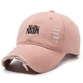 Casquette en denim rose délavé avec broderie noire et détails déchirés vintage - Réglable / Rose