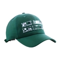Detalle del bordado blanco sobre la tela verde oscuro de una gorra de béisbol - Verde