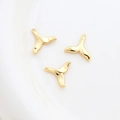 Detailweergave van drie 14k vergulde walvisstaartbedeltjes voor DIY-sieraden maken - 3# 18k Walvisstaart