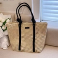 Gewebte Strohtasche mit schwarzen Seilgriffen und Zierstreifen auf hellem Stoff - Hohl Chinesischer Knoten-Beige