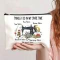 Pochette in tela bianca con illustrazione a tema cucito e testo Things I Do In My Spare Time - Stile Cucito Tempo Libero (jiaying0032)