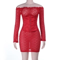Detail eines roten schulterfreien Spitzenkleides mit Satin-Korsett und Metallschnalle - XS / Rot
