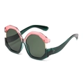 Occhiali da sole cat-eye geometrici oversize con blocchi di colore corallo e verde mare - Rosa Verde Contrasto
