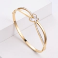 Elegante brazalete de mariposa chapado en oro 18K con nácar y cristales de circonio - Dorado