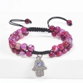 Detail eines zweischichtigen lila Perlenarmbands mit Hamsa-Hand und Auge der Fatima - Lila Rosa Facettierte Perlen Stil (款式-3)