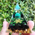 Piramide energetica Orgonite con sfera in malachite verde e pietre di cristallo nero - YB28 Sfera di Malachite Verde [5cm]
