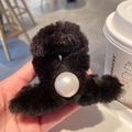 Molla per capelli pelosa nera decorata con grande perla, morbido e carino accessorio invernale. - Nero