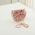 Dettaglio borsa a tracolla in paglia per bambina con fiocco floreale rosa e pizzo - Borsa - Rosa chiaro