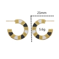 Orecchini a cerchio a C in acciaio inossidabile da 21mm con smalto bianco nero e perle d'oro - Scacchiera Bianca e Nera