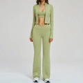 Driedelige yoga set in saliegroen met ritsjack, sport-bh en uitlopende sportbroek - S / Bonengroen