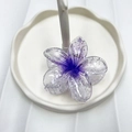 Pinza per capelli a fiore in resina sfumata viola con glitter argento brillante - 8cm / Viola Fiocco di Neve