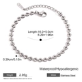 Dettaglio del bracciale con maglie a cuore in acciaio inox con chiusura a moschettone - Stile Cuore Cavo Argento (JDWB2303003-S)
