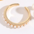 Elegante anillo chapado en oro de 14K con dos filas de perlas blancas y circonitas - Fila Única de Perlas / Dorado