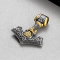 Vue détaillée du pendentif Marteau de Thor argenté avec symbole Valknut doré - Style Bicolore Argent & Or (KP130630-TLX)