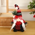 Gnomo di Natale con gonna scozzese rossa, cappello in maglia e bastoncino di zucchero - Con Bastoncino di Zucchero / Girls