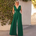 Detail van de mouwloze donkergroene jumpsuit met hoge taille en elegante wijde broekspijp - S / Legergroen