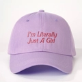 Lila Baumwoll-Basecap mit rosa I'm Literally Just A Girl Stickerei für Damen - Verstellbar / Helllila