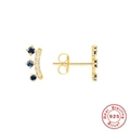 Dettaglio macro degli orecchini a corona in argento S925 con gemme blu e bianche - Stile Zirconia Blu Oro / Argento 925
