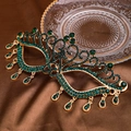 Vintage golden bridal masquerade mask with dark green rhinestones and drop pendants - Gold Green / 19*6.5cm