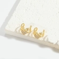 Ear cuff dorato a doppio strato con cuore di zirconi e design LOVE - LOVE - Oro