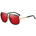 Modieuze oversized aviator zonnebril met zwart-gouden montuur en rode transparante glazen - Zwart Goud Frame Rode Lenzen