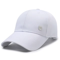 Klassische weiße Baseballkappe für Herren mit kleinen silbernen Logo-Details aus Metall - Verstellbar / Weiß