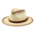 Detail van een handgeweven strooien fedora met kleurverloop en donkerbruine suède band - M (56-58cm) / Beige + Khaki