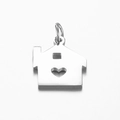 Colgante de casa de acero inoxidable pulido con detalle de corazón hueco en color plata - Casita / Color Acero
