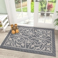 Felpudo nórdico gris azulado con diseño floral sobre suelo de madera en entrada - 50*80cm / Estilo Huahailan / Gris claro